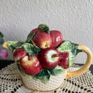 Vintage Red Apple Teapot - Vintage World Bazaar Inc - Collectible Item