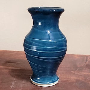 Handmade Peacock Green Pottery Vase: Textured Glaze Bud Vase