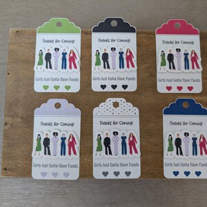 Etiqueta de regalo diseñada con su logotipo y marca, hecha a mano por AmgTheWildflowers Shop, personalizada para sus eventos y necesidades comerciales.