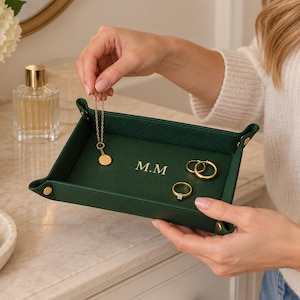 Personalized Leather Tray – Custom Name Catchall | Gold-Embossed Valet Organizer | Genuine Leather Desk & Home Gift