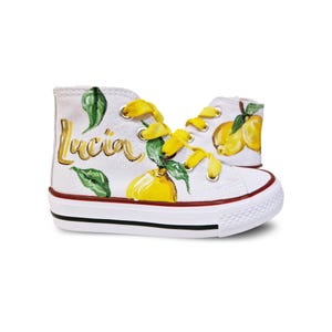 Chaussures personnalisées Munpynk, ART SNEAKER, chaussures peintes à la main, peintes avec un motif FRUIT, peinture citrons, cadeau pour enfants.