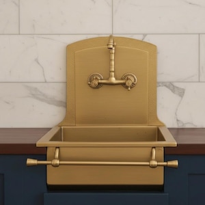 Handgefertigtes Wand Waschbecken aus Messing