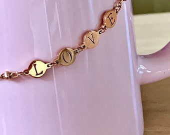 Tobillera Love en tono oro rosa de acero inoxidable, hipoalergénica, tamaño ajustable