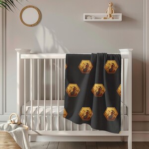 Honey Bee Patterned Polyester Blanket, Cozy Bee Themed Home Decor, Warm Throw Blanket, Snuggle Blanket for Toddlers, Toasty Dorm Bedding