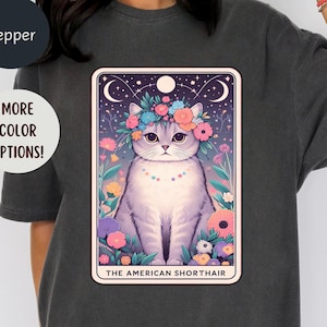 Katzenliebhaber Tarot-Karten-Shirt, Comfort Colors®,Amerikanisches Kurzhaar-Katzen-Shirt,Geschenk für Katzenliebhaber,Witchy Shirt, Übergroßes T-Shirt, Cottagecore, Celestial