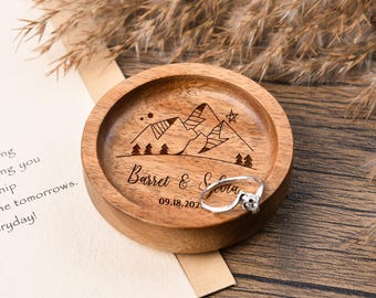 Wedding Walnut Wood Ring Dish, Custom Round Wood Ring Dish, Engagement Ring Holder, Wedding Ring Tray, Wedding Gift, Bridal Party Gift