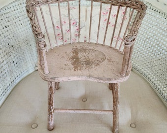 Silla de mimbre vintage rosa... Silla de juguete