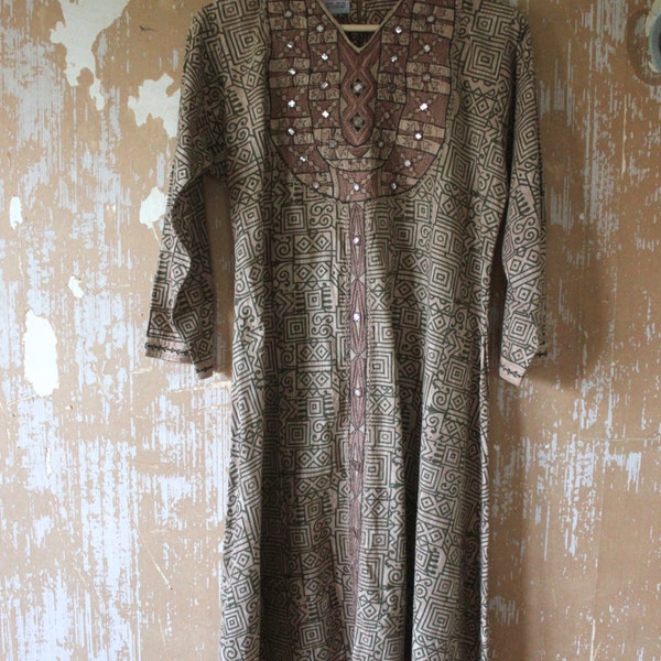 vintage.  Indian Cotton Taupe Dress  // S to L