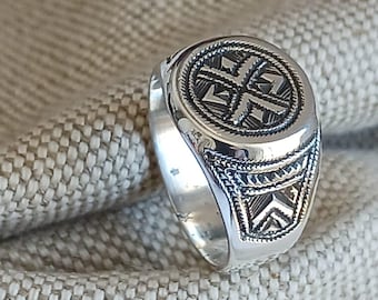 Tuareg ring in solid silver and mother-of-pearl - Traditional Tuareg jewelry, handmade, size FR 55/56/58/58/59