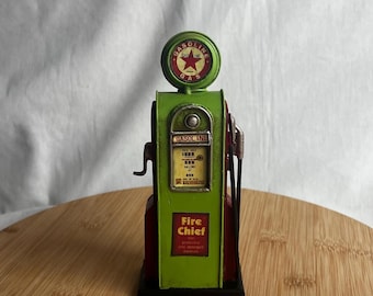 PETROL PUMP DECORATION /Vintage Metal Design Replica / Decorative Nostalgic / Retro Shelf Decor