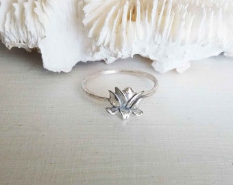 Lotus Blossom Flower Ring, Sterling Silver Stacking Band Ring, Delicate Sterling Rings, Hammered Ring, Everyday Jewelry, Minimalist Rings