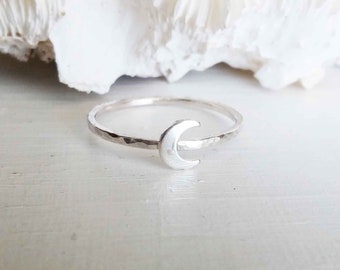 Silver Crescent Moon Ring, Band Ring, Celestial Ring, Constellation Ring, Small Moon Ring, Moon Jewelry, Everyday Jewelry, Minimalist Rings