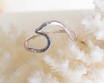 Ocean Wave Ring, Silver Wave Ring, Mermaid Ring, Summer Jewelry, Surfer Wave Ring, Stackable Hammered Ring, Everyday Rings, Minimalist Rings