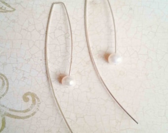Floating Pearl Earrings, Arc Threader Earring, Minimalist Earrings, Modern Earrings, Open Hoops, Pearl Threaders, Fresh Water Pearl Earrings
