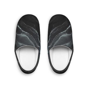 Men&#39;s Flannel Fleece Slippers: Black Marble Design Comfort House Shoes