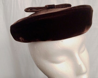 Vintage 1950s Perky Brown Velvet Tam Beret Hat with Bow