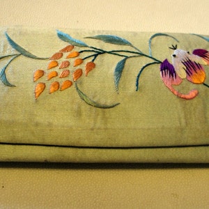 Mandarin Chinese Eyeglass Case Vintage 1920s Beautiful Embroidered Silk