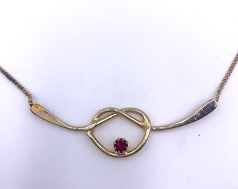 Delicate Knot Pendant Red Rhinestone Fine Chain Vintage 80s Gold Tone Necklace