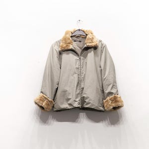 2000s Plush collar and cuffs bomber jacket Women size L /42/GB 16, Light Khaki zip up boxy crop jacket, lightly padded with side pockets
