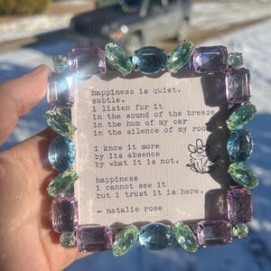 Poesía original mecanografiada enmarcada con joyas