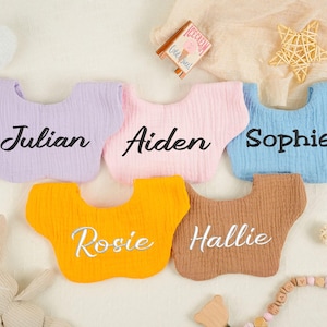 Halstuch Baby Dreieckstuch Baby Halstuch Baby Personalisiert Geschenk Geburt Musselintuch ベビー ベビーシャワー ギフト パーソナライズされたガーゼ ベビーよだれかけ