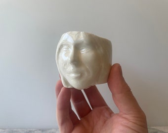 Sculpture en forme de petite tête, petite tasse de thé d'art en porcelaine, visage guinomi