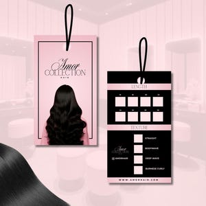 Könnte beinhalten: Zwei rosa und schwarze Anhängeetiketten für Haarverlängerungen. Das linke Etikett zeigt den Text "Amor Collection Hair" über einem Bild von langem, welligem schwarzem Haar. Das rechte Etikett zeigt Längen- und Texturoptionen.