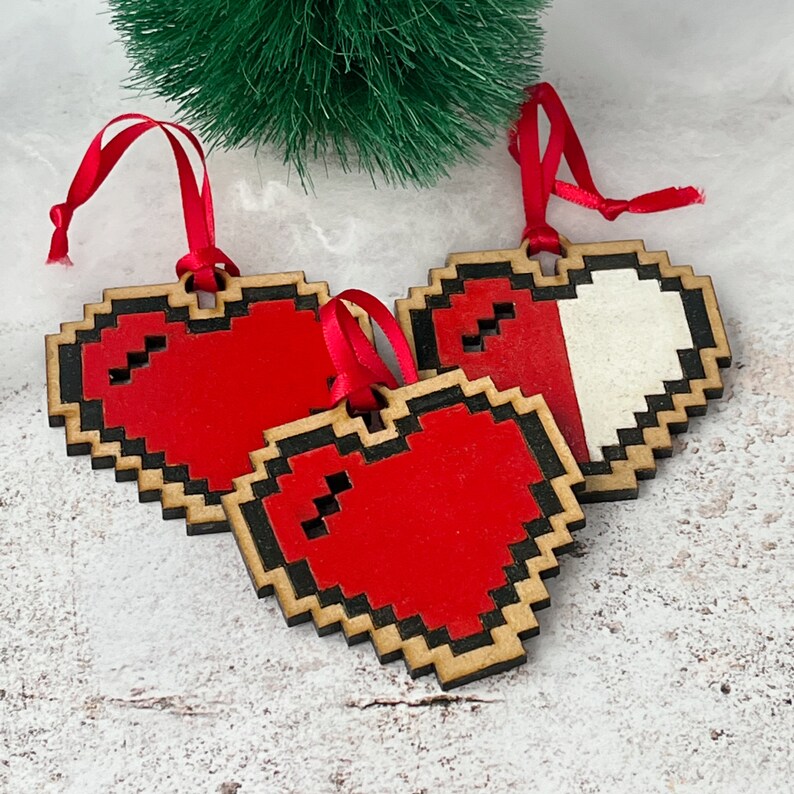 8 bit heart decorations set of 3, Pixel heart Geeky home decor, Retro gaming Programmer gift laser cut heart image 2