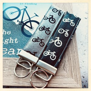 Stoff Schlüsselanhänger Radfahren Geschenk, Fahrrad Liebhaber Geschenk, Zero Waste Armband Schlüsselanhänger für Mountainbike Fahrrad Liebhaber Bild 2