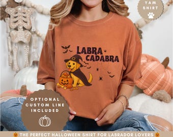Camiseta de Halloween de Labrador Amarillo: Camiseta para amantes de los perros Labracadabra, regalo personalizado para la temporada espeluznante