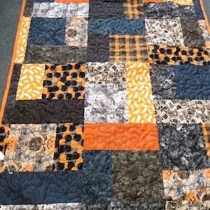 Halloween throw quilt