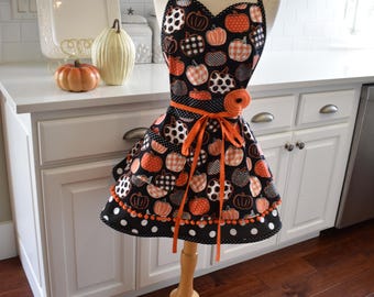 Boo! Halloween Women's Apron   - Kitchen Apron - Birthday or Bridal Gift  - Cute Aprons by 4RetroSisters