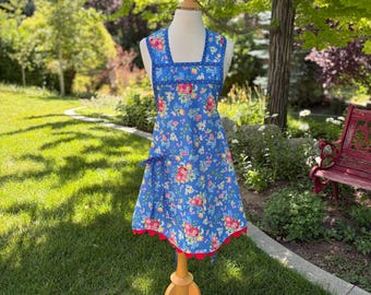 Oh So Cute Blue Floral Apron - Retro Modern Kitchen Apron - Cute Aprons by 4RetroSisters- Gift - Women's Aprons - Aprons for Women