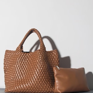 Weicher Lederbeutel, gewebte Einkaufstasche, große Handtasche, gewebte Schultertasche, handgemacht mit minimalistischem und elegantem Design, Geschenk für sie