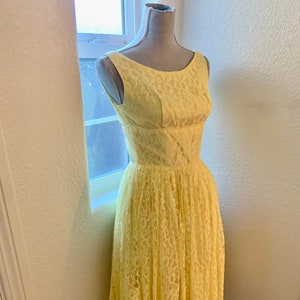 Vestido de fiesta de cóctel con encaje de ensueño de los años 50, vestido de fiesta de graduación, amarillo limón soleado, cintura ancha, etiqueta ILGW Union imagen 3