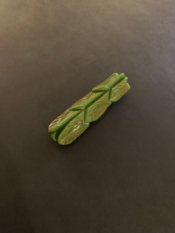 30s Bakelite Rare Green Dress Clips Carved Leaf M… - image 2