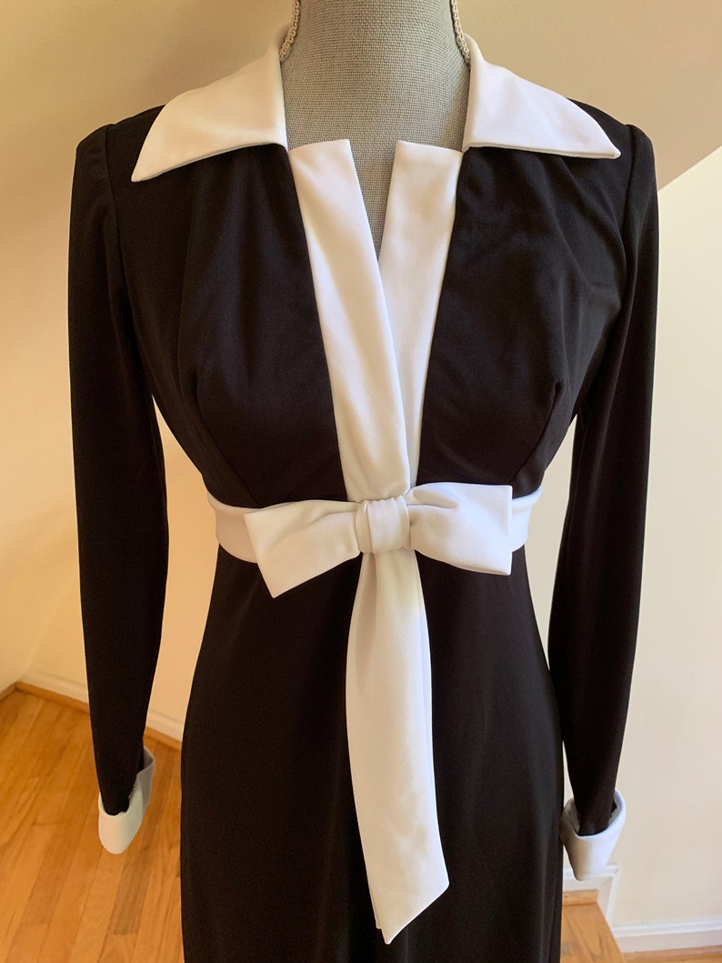 60s Mid Mod Black /& White Empire Waist Maxi Dress Collar Cuffs and Bow Detail Jackie Kennedy Style Mid Mod Hostess Chic Wedding Gala Fashion