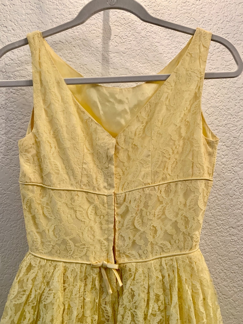 Vestido de fiesta de cóctel con encaje de ensueño de los años 50, vestido de fiesta de graduación, amarillo limón soleado, cintura ancha, etiqueta ILGW Union imagen 8