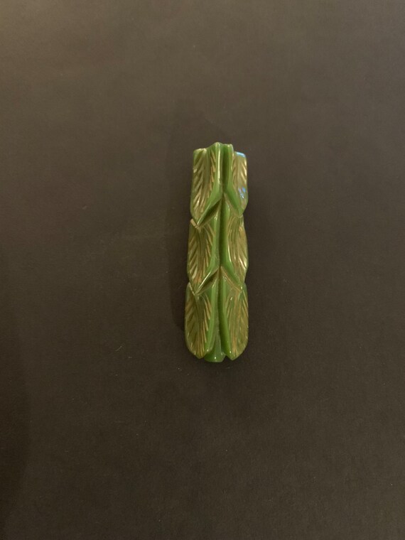 30s Bakelite Rare Green Dress Clips Carved Leaf M… - image 3