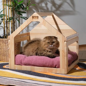 Luxury Wooden Cat House Bed – Minimalist Indoor Pet Furniture with Soft Cushion | Modern Natural Wood Cat Bed for Stylish Home Decor
