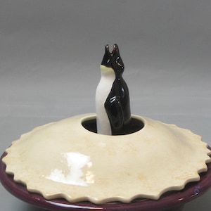 Pie Penguin: Decorative Pie Vent