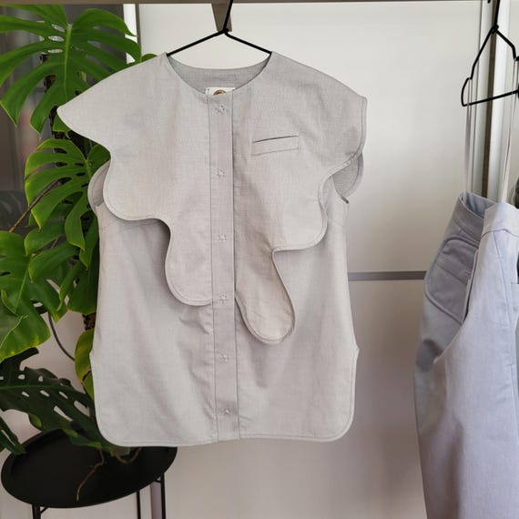 Light Grey Sculptural Cotton Top EU 44 – Handmade Women’s Blouse, Lightweight Modern Shirt, Unique Minimal Fashion, Creative Clothing