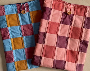 Funda acolchada de patchwork para tableta, funda de libro de tapa dura - iPad de 11 pulgadas - Patrón de cuadros vichy coloridos - Hecha a mano