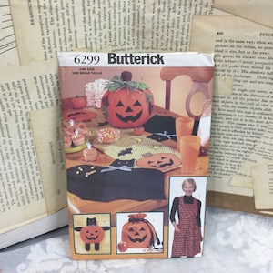 Butterick 6299, halloween decor, holiday Decoration, apron, table runner, placemat, centerpiece, bag, wall hanging, Uncut Sewing Pattern