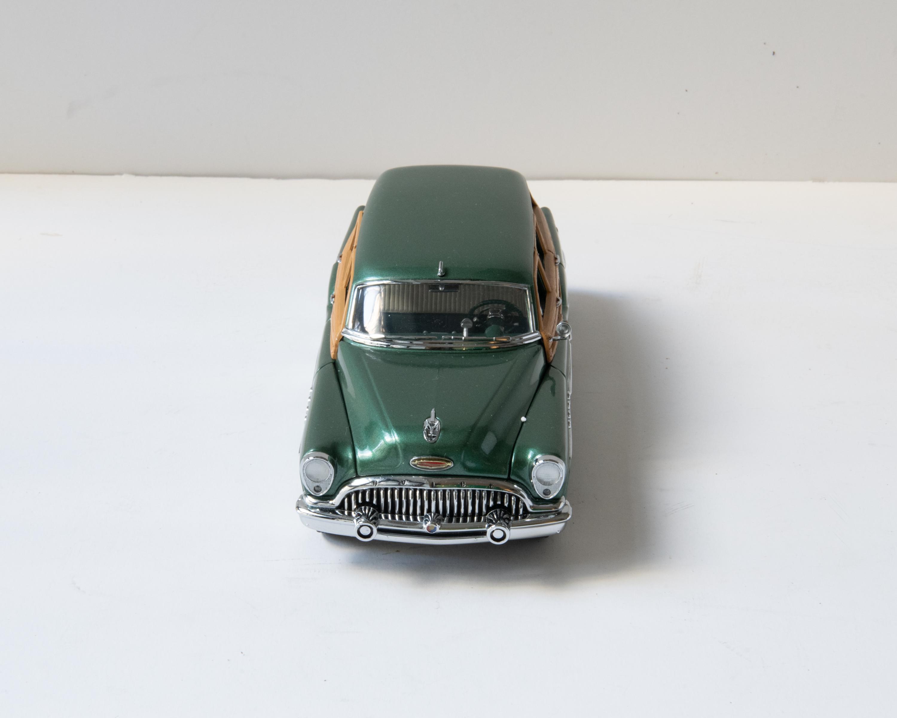 Danbury Mint 1:24 – 1953 Buick Roadmaster Estate Wagon (green