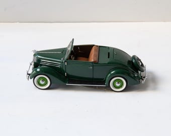 Franklin Mint 1/24 Scale 1949 Ford Convertible(top Down Version