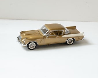 Danbury Mint Precision Diecast Model 1937 Red STUDEBAKER PICKUP 1