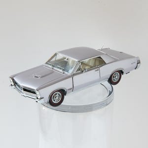 Danbury Mint 1:24 – 1965 Pontiac GTO Diecast Model Car (Purple, Mint Condition, Slightly Dusty)