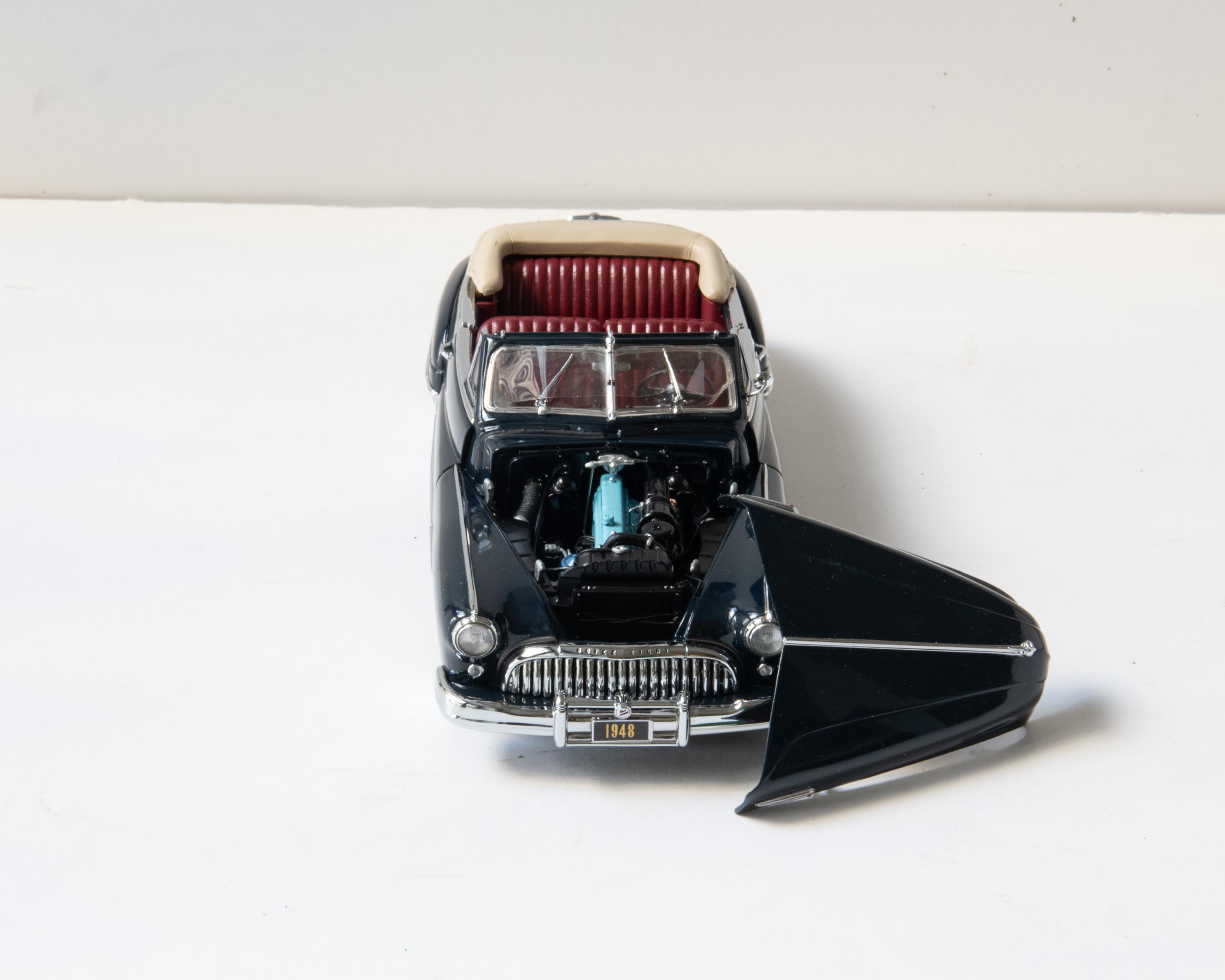 Danbury Mint 1:24 – 1948 Buick Roadmaster Convertible (blue, Mint