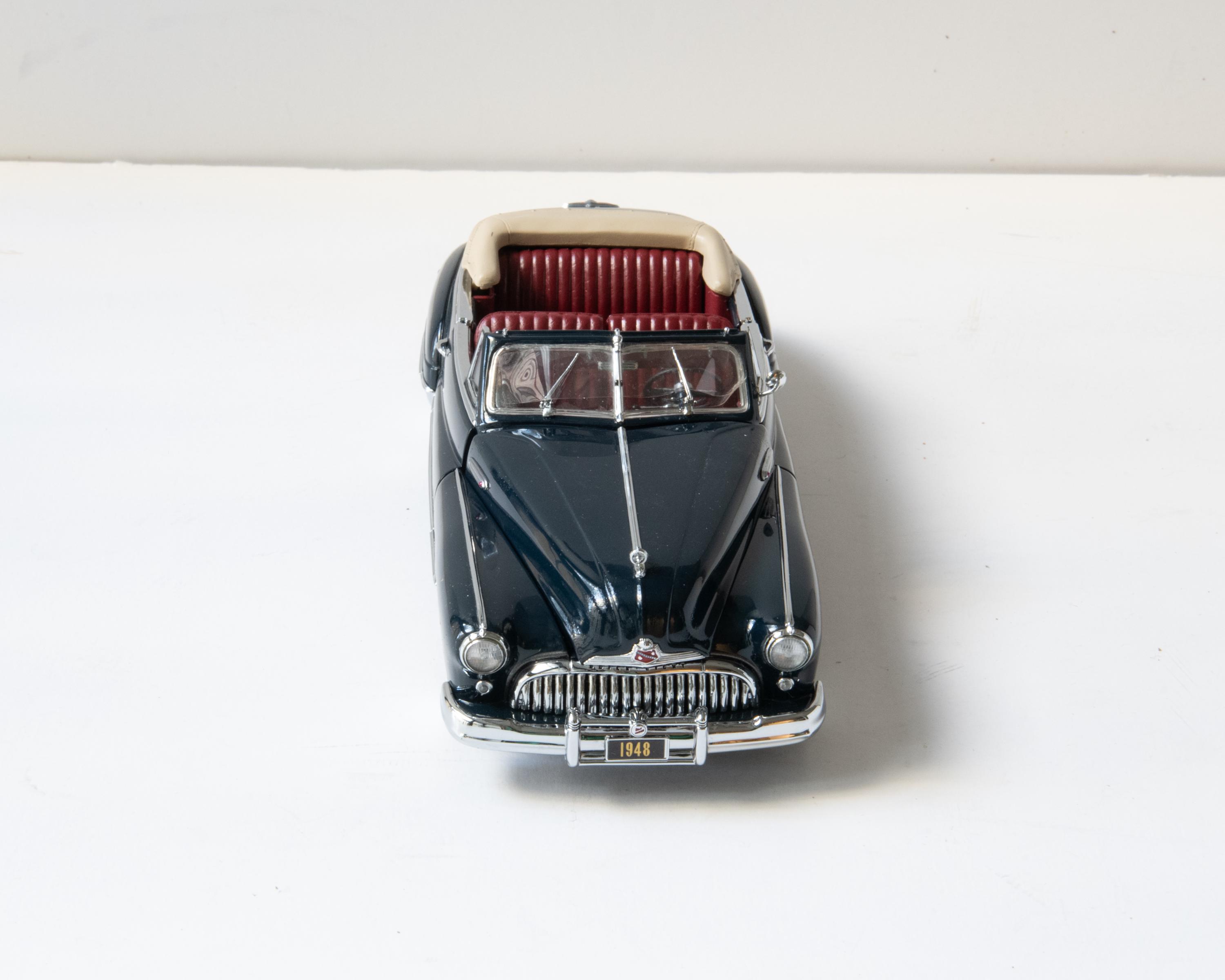 Danbury Mint 1:24 – 1948 Buick Roadmaster Convertible (blue, Mint